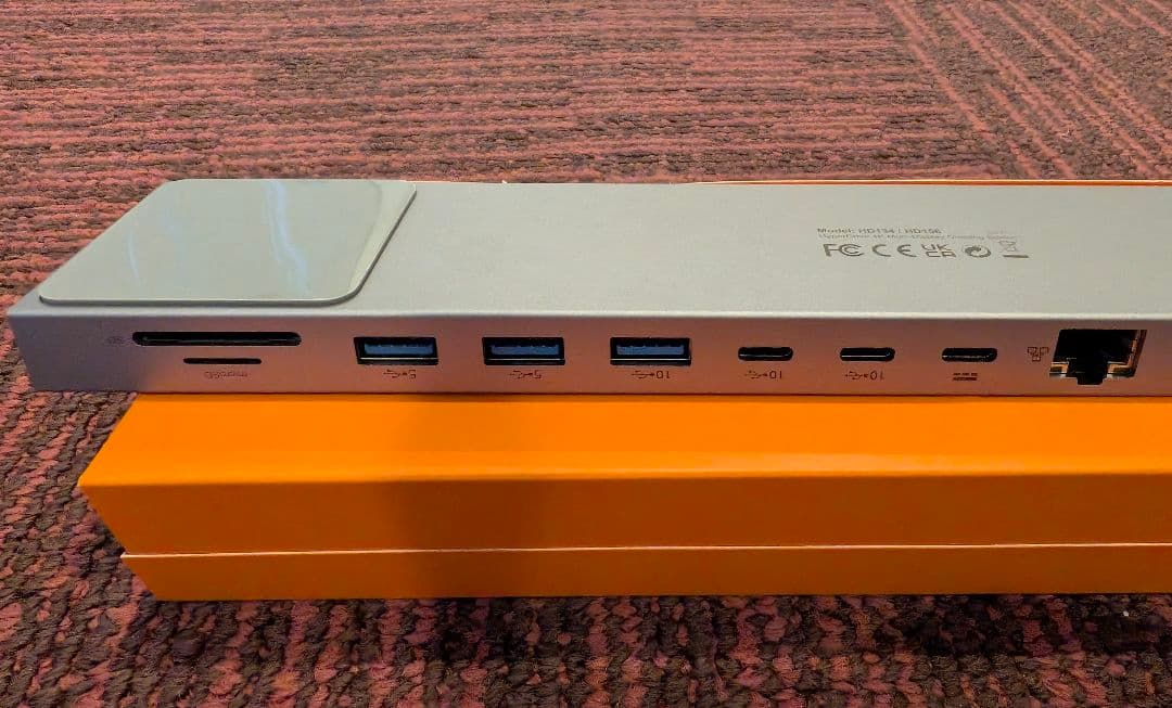 MacBook Pro Hyper 4K ドッキングステーション 15ポート