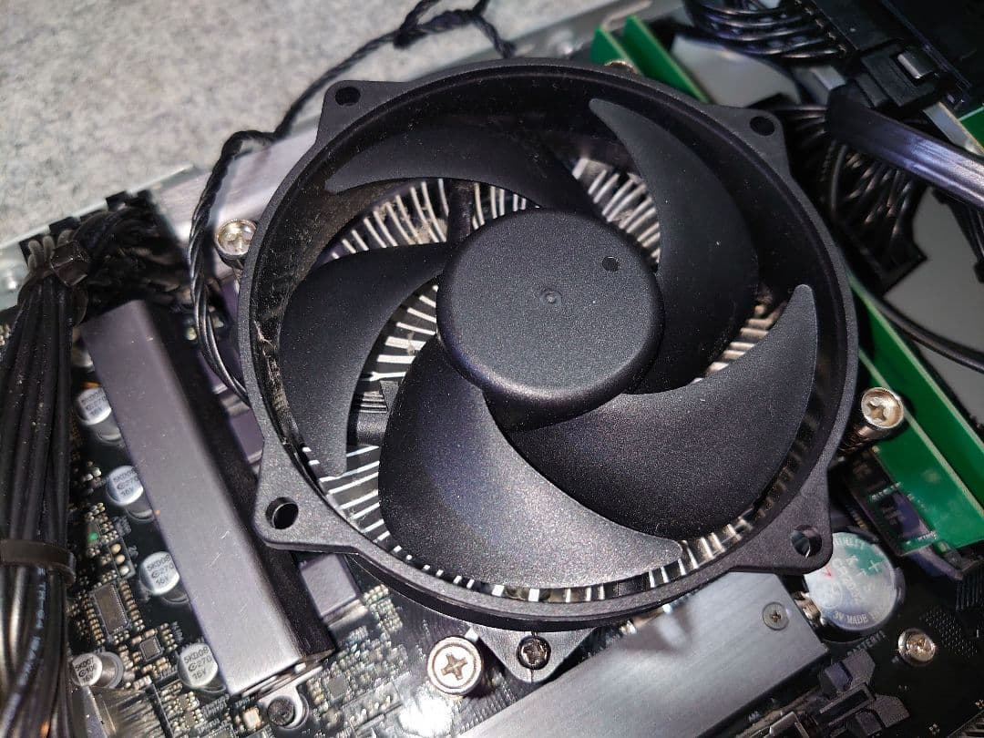 スリムデスクトップPC widows11 DDR5 メモリ32GB CPU無し