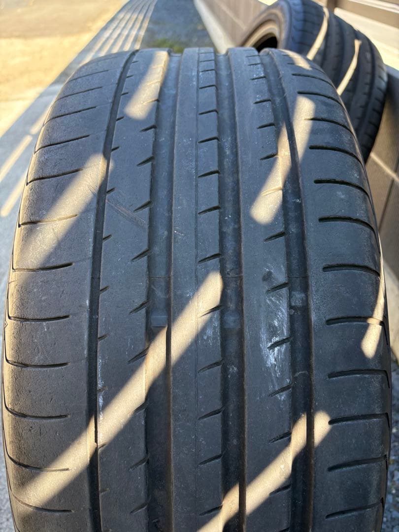 ヨコハマ ADVAN Sport V105 255/40R20 ①
