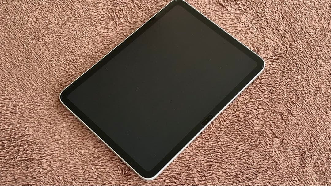 【美品】Apple iPad A16 (第11世代) 256GB シルバー