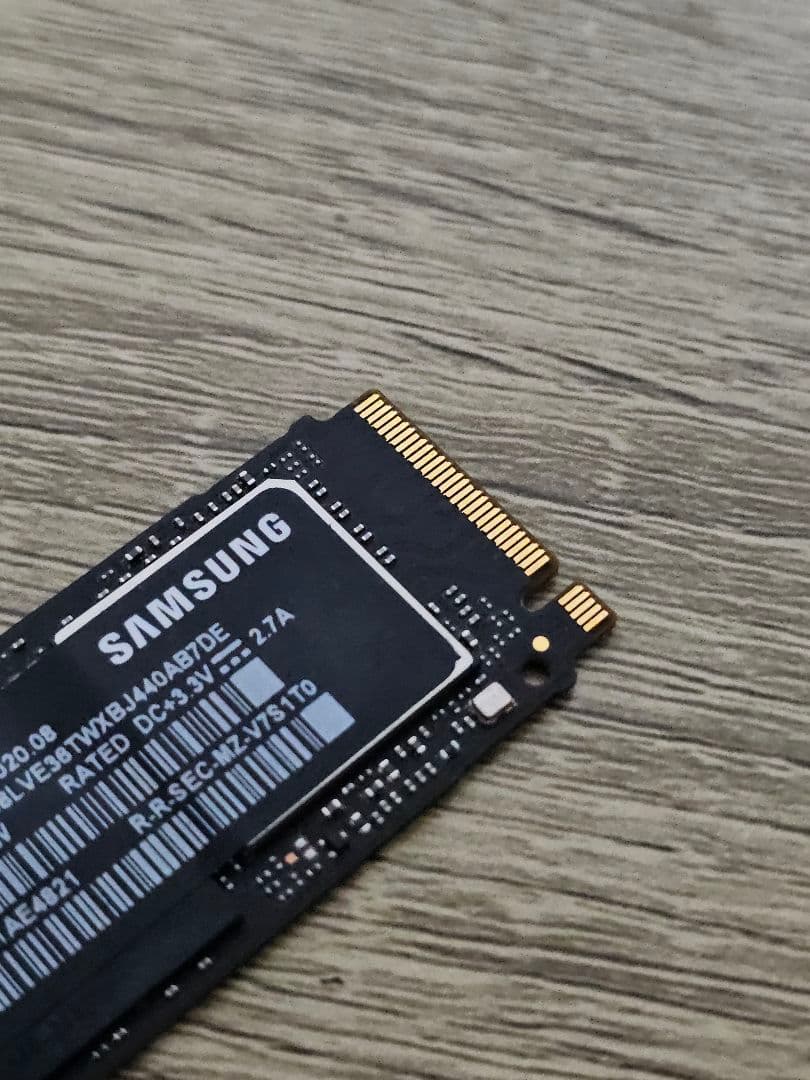 内蔵型SSD SAMSUNG 970 EVO PLUS 1TB M.2 SSD