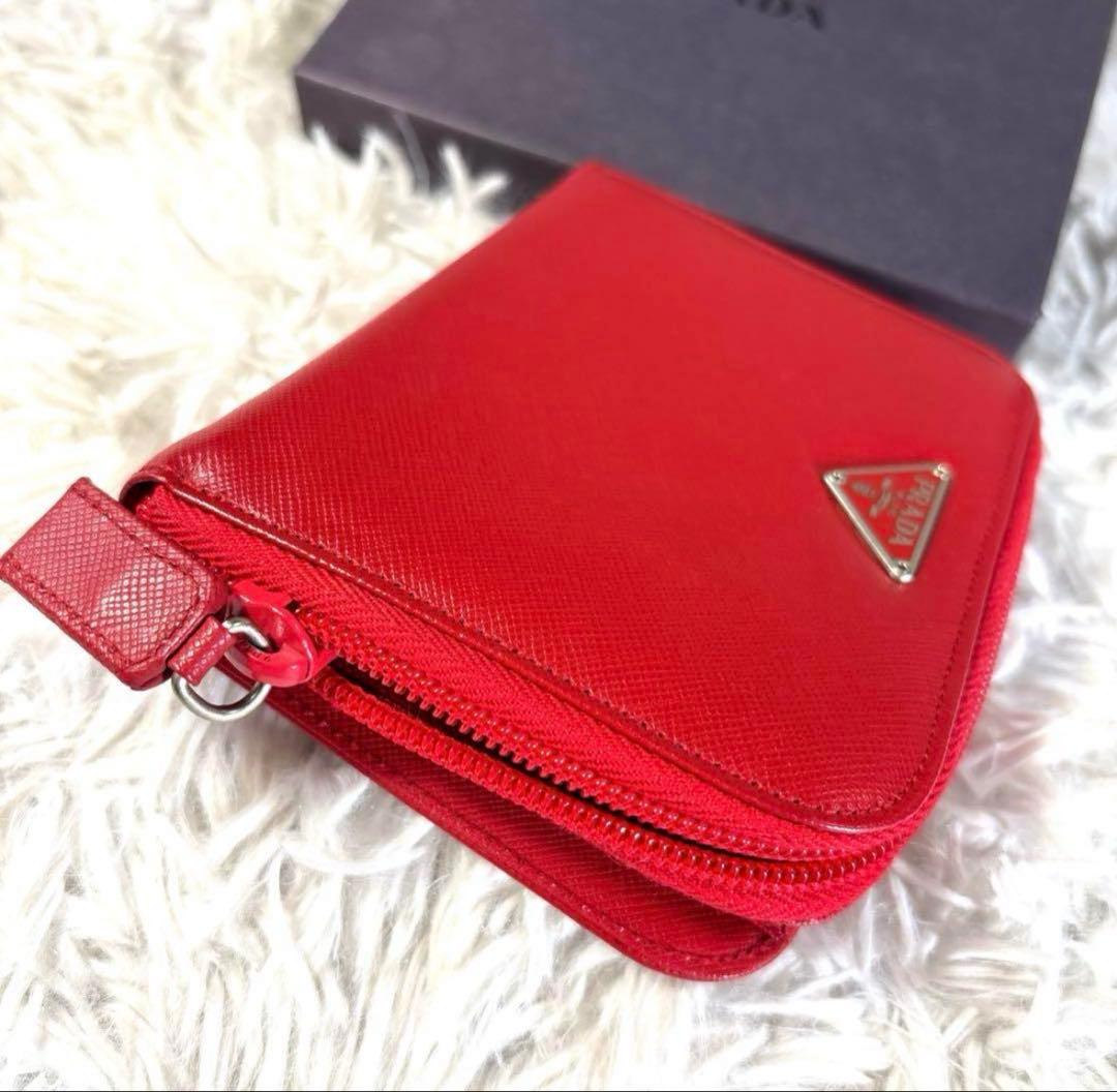 美品✨PRADA プラダラウンドジップ　折り財布 サフィアーノ　レザー