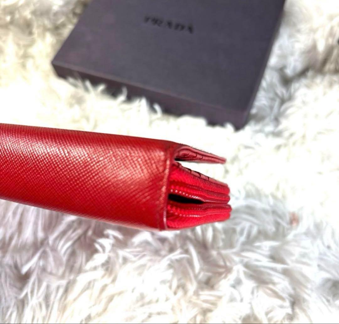 美品✨PRADA プラダラウンドジップ　折り財布 サフィアーノ　レザー
