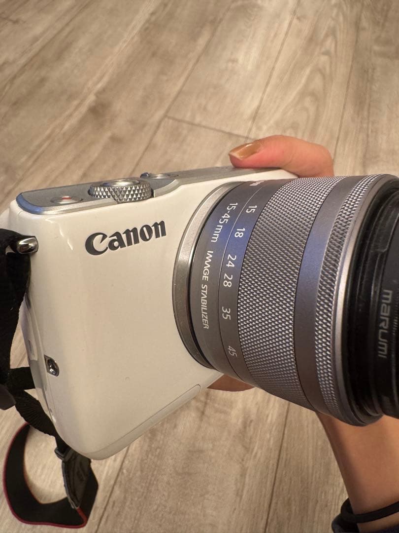 美咲【美品*付属品付き】canon EOS M10ミラーレスカメラ