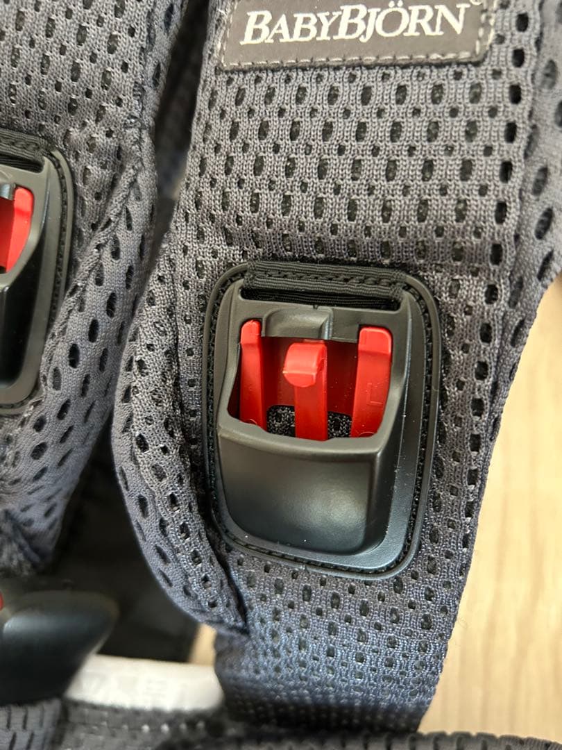 【bears】BabyBjorn 抱っこひも ONE Kai Air