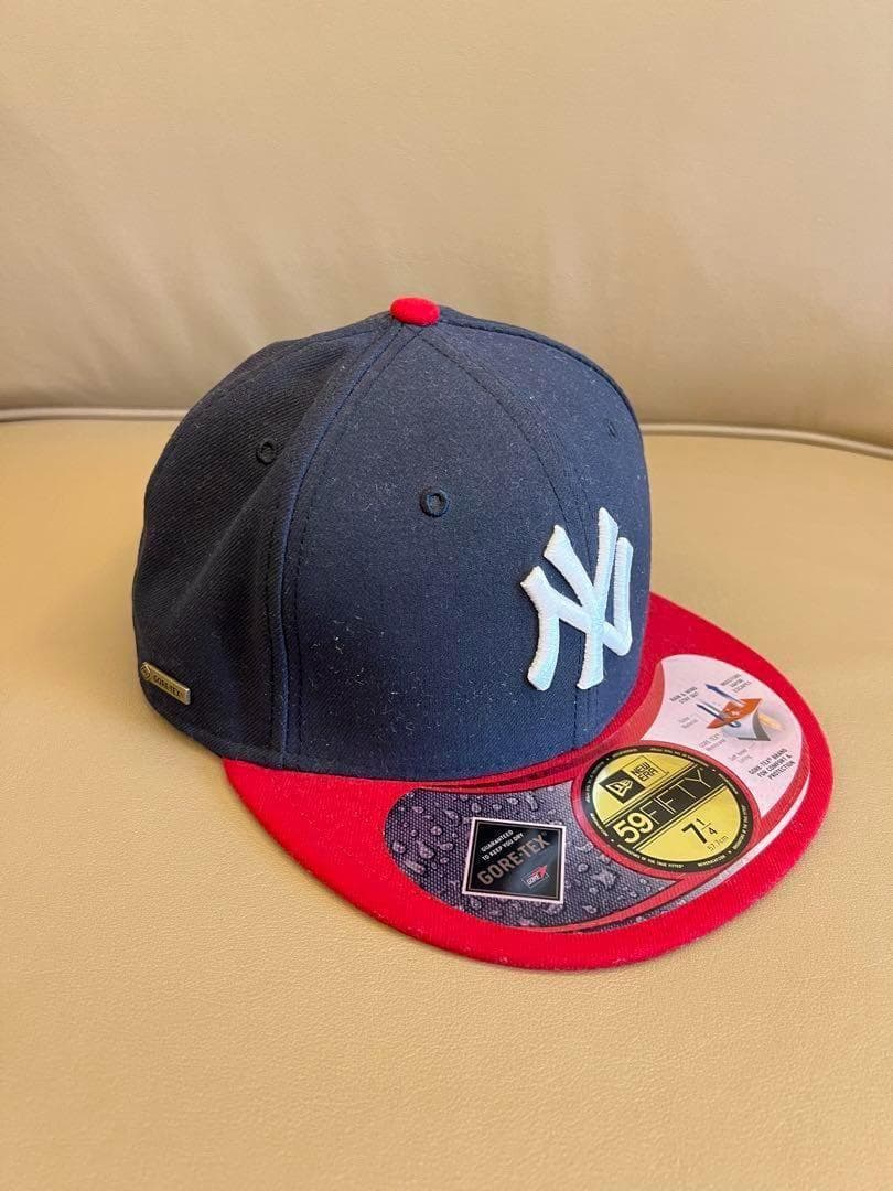 New Era 59FIFTY ネイビー/レッド 71/4キャップ ゴアテックス