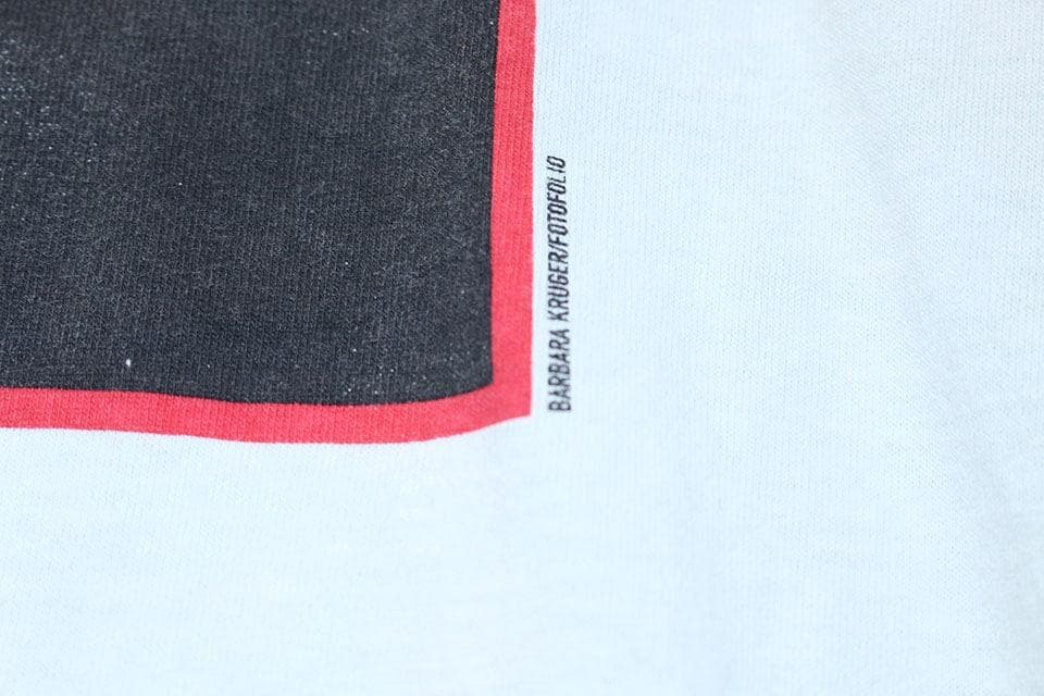 トップス BARBARA KRUGER TEE