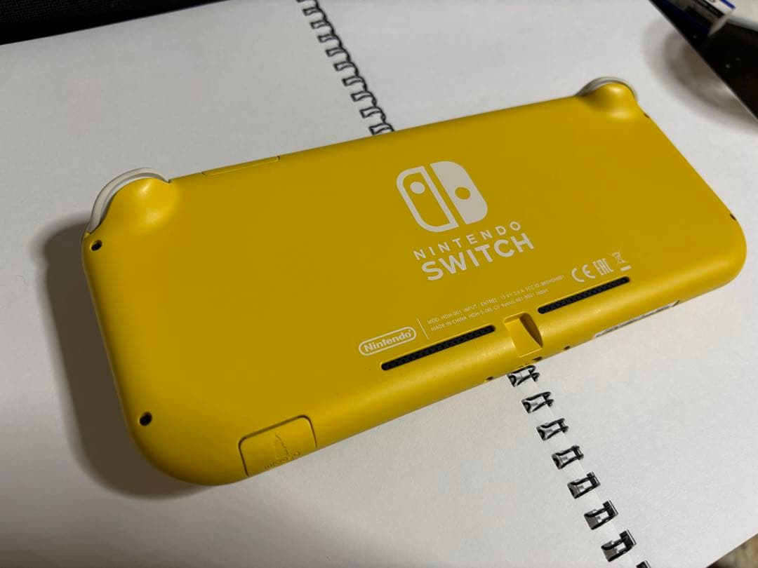 Nintendo Switch Liteイエロー本体