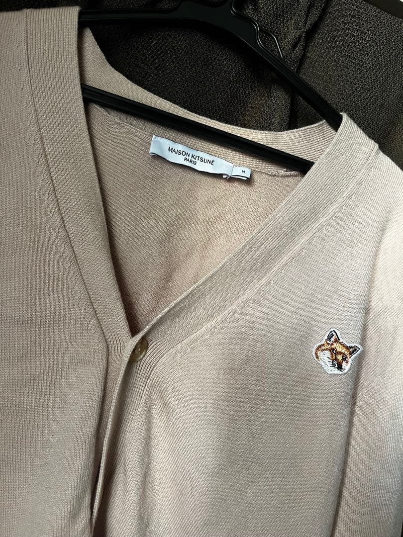 MAISON KITSUNÉ ピンクベージュ カーディガン