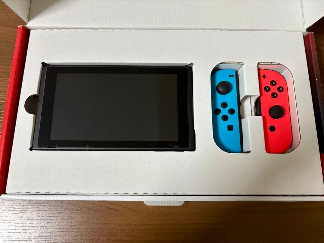 NintendoSwitch 本体Joy-Con付き【美品】