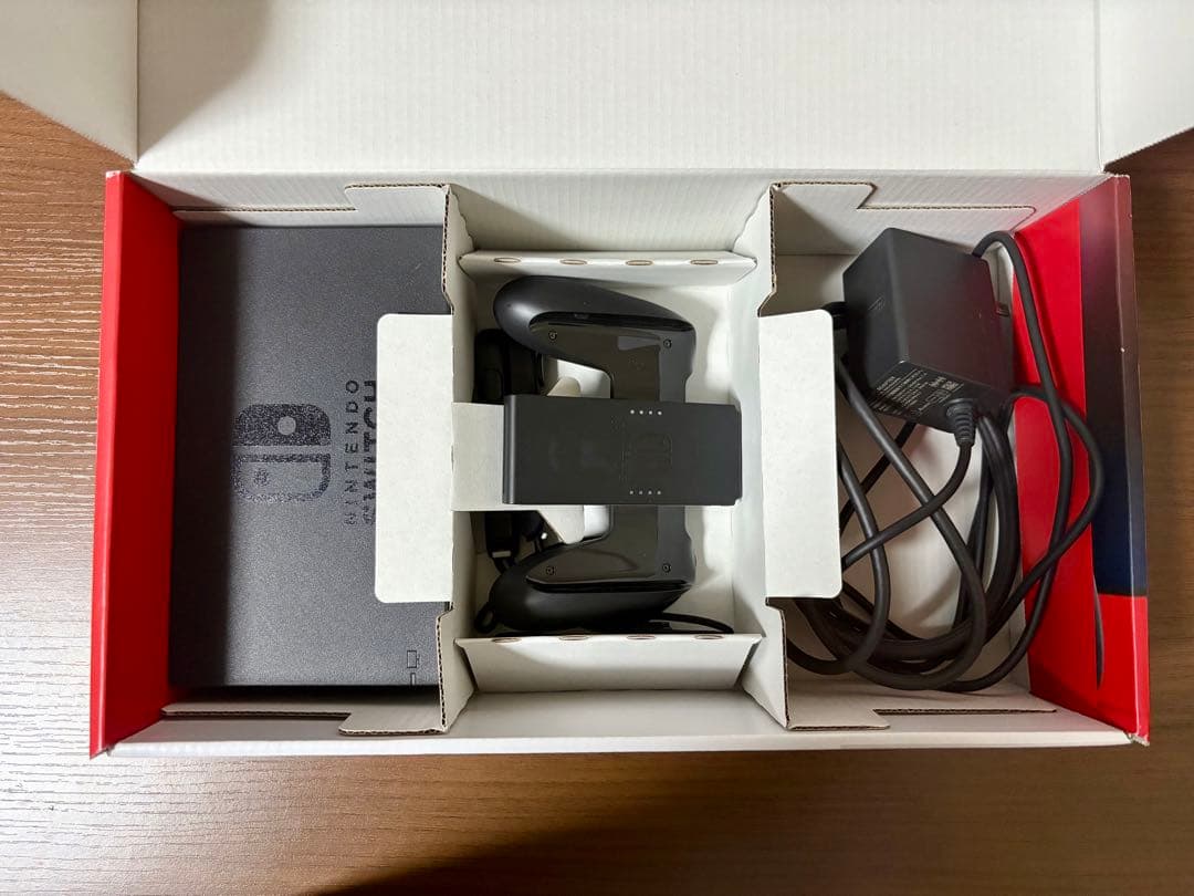 NintendoSwitch 本体Joy-Con付き【美品】
