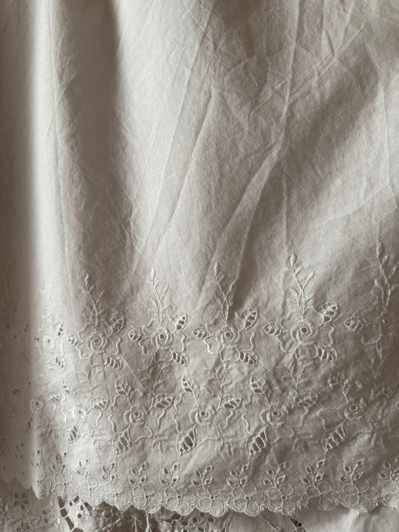アンティークஐ⋆*花柄刺繍の小窓カーテン