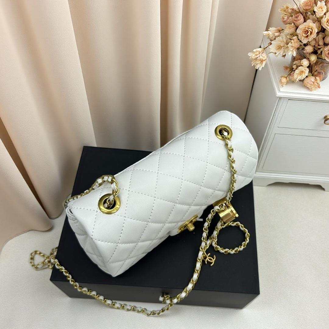 美品 ノベルティ レザー ショルダーバッグ ホワイト