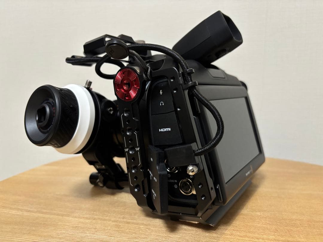 ベー Pocket Cinema Camera 6K G2 EVF付