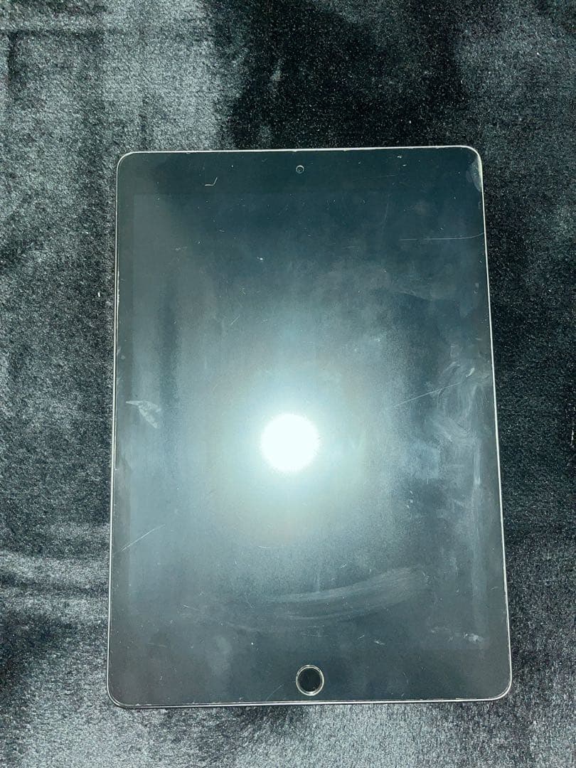 キーボード＋背面ケース付き！iPad (第9世代) 256GB