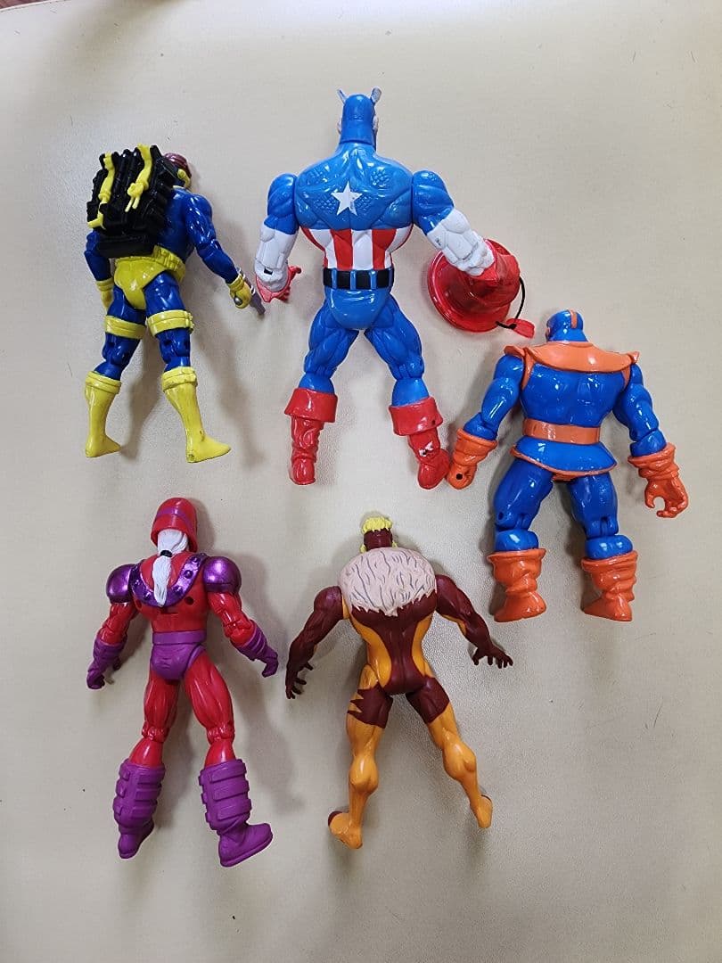 トイビズ　マーベル　アメコミフィギュアセット（キャプテン・アメリカ他）