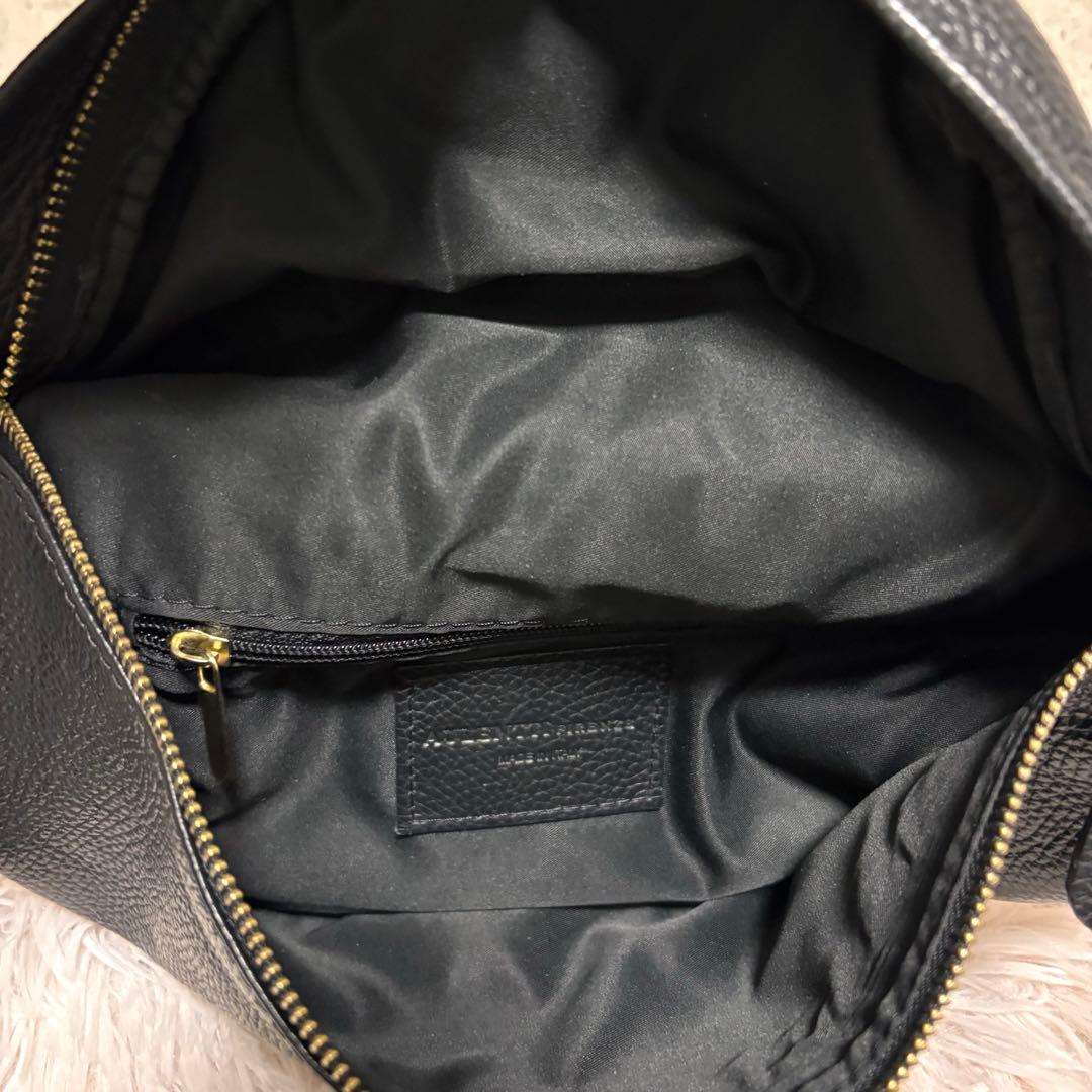 【美品】AULENTTI ボディバッグ ショルダーバッグ　ブラック