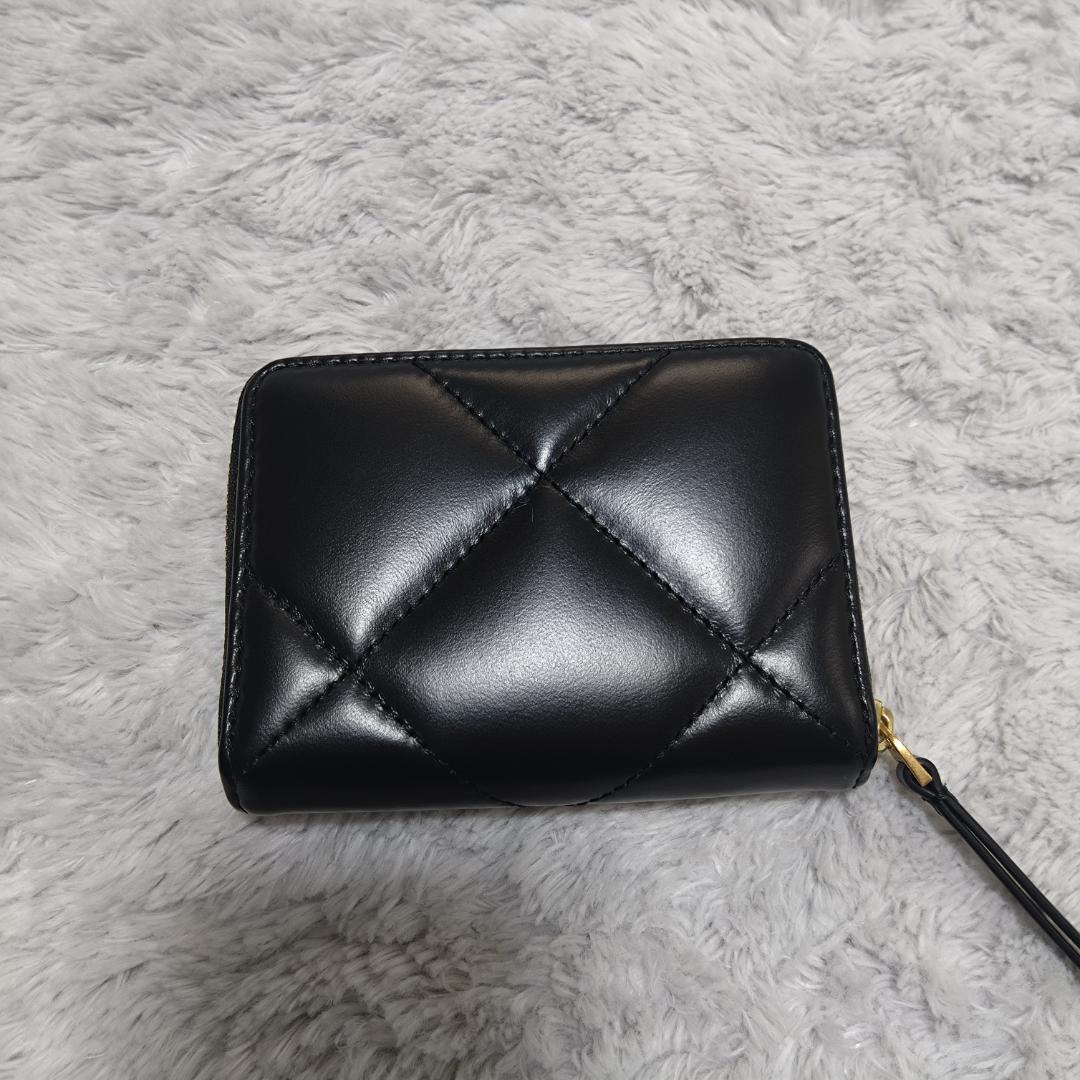 トリーバーチTORYBURCH　ブラックレザー ダイヤモンドキルト　財布　レザー