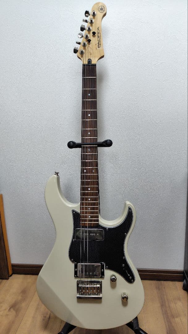 Yamaha エレキギター ホワイト パシフィカ　311 ヤマハ