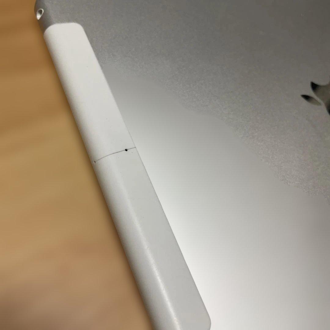 Apple iPad 第5世代32GB シルバー セルラーモデル