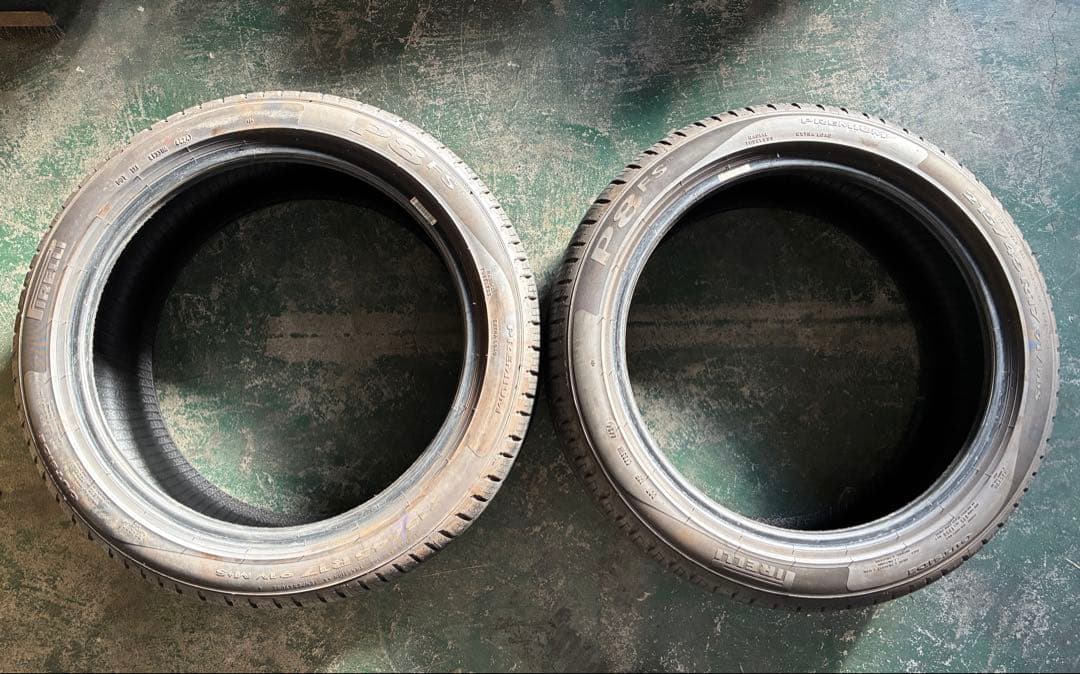 215/45r17 24年製Pirelli 17インチタイヤ 残り溝8.4mm