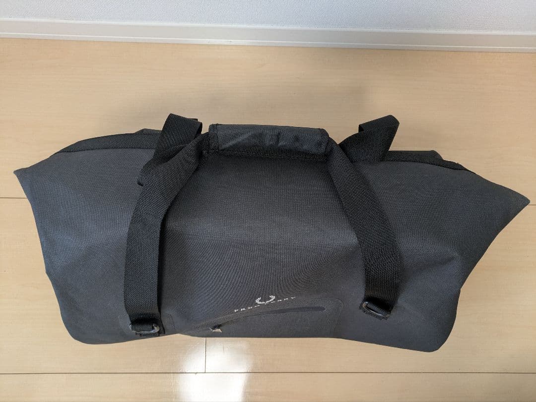 バッグ FRED PERRY / SHELTER BARREL BAG