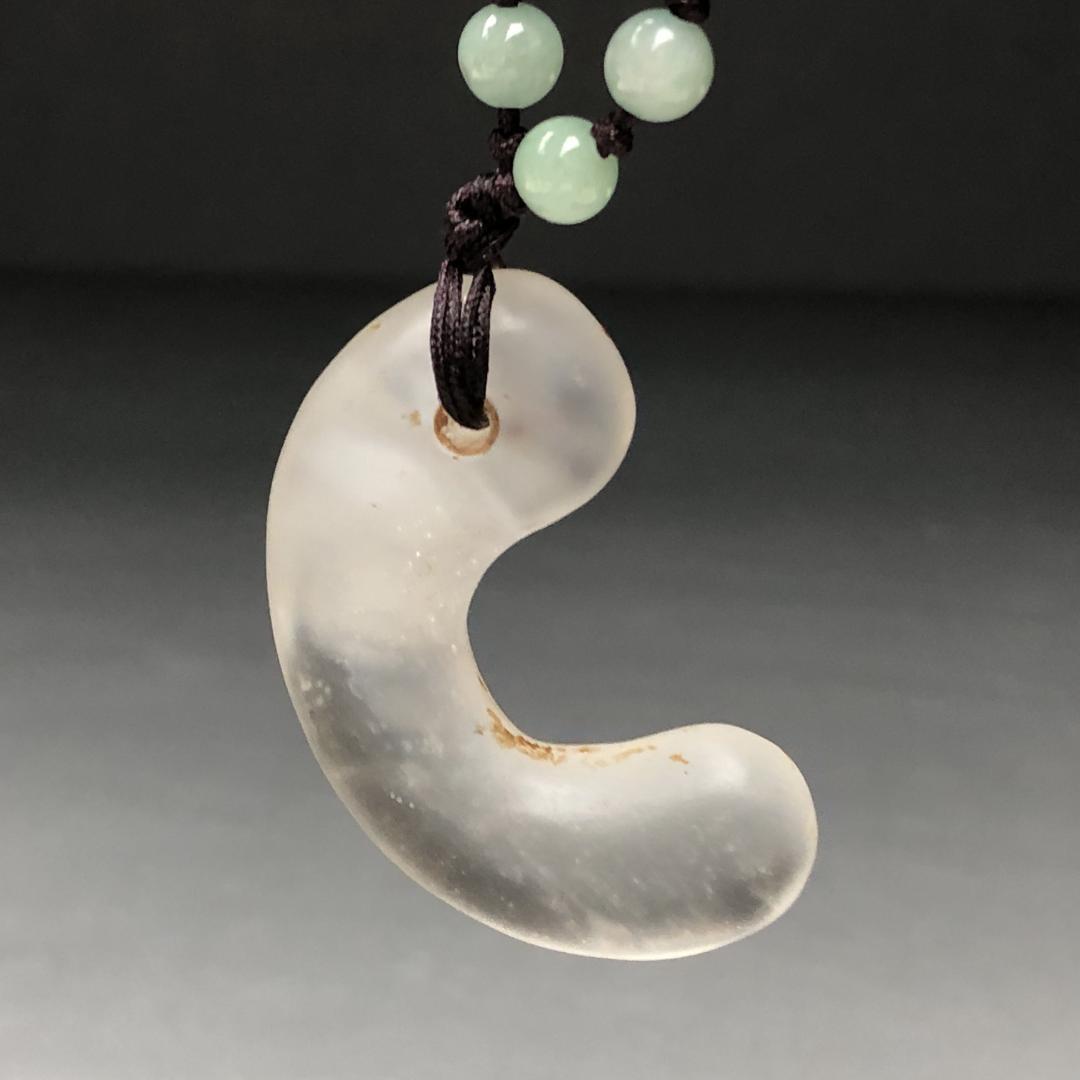 水晶製　勾玉　ペンダント　共箱