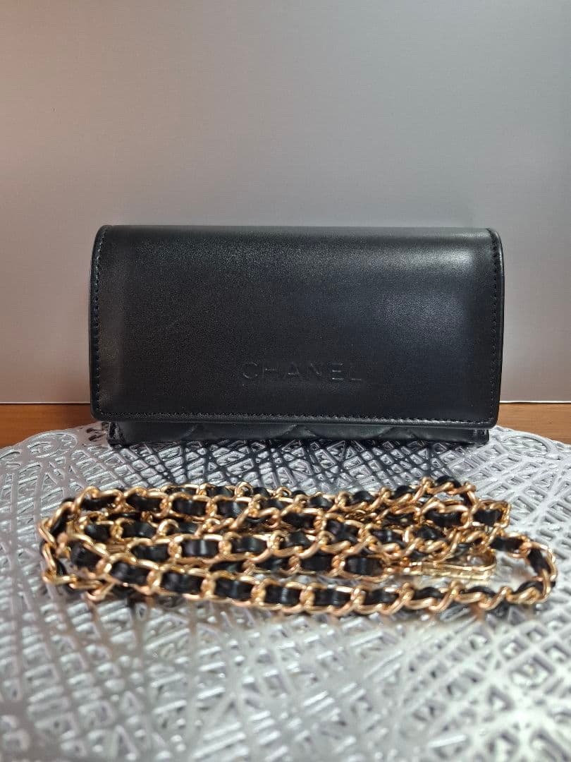 限定セール‼️CHANEL 　ロゴマトラッセサングラスケース　ブラック　斜め掛け