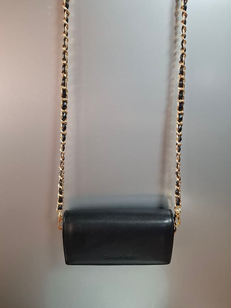 限定セール‼️CHANEL 　ロゴマトラッセサングラスケース　ブラック　斜め掛け