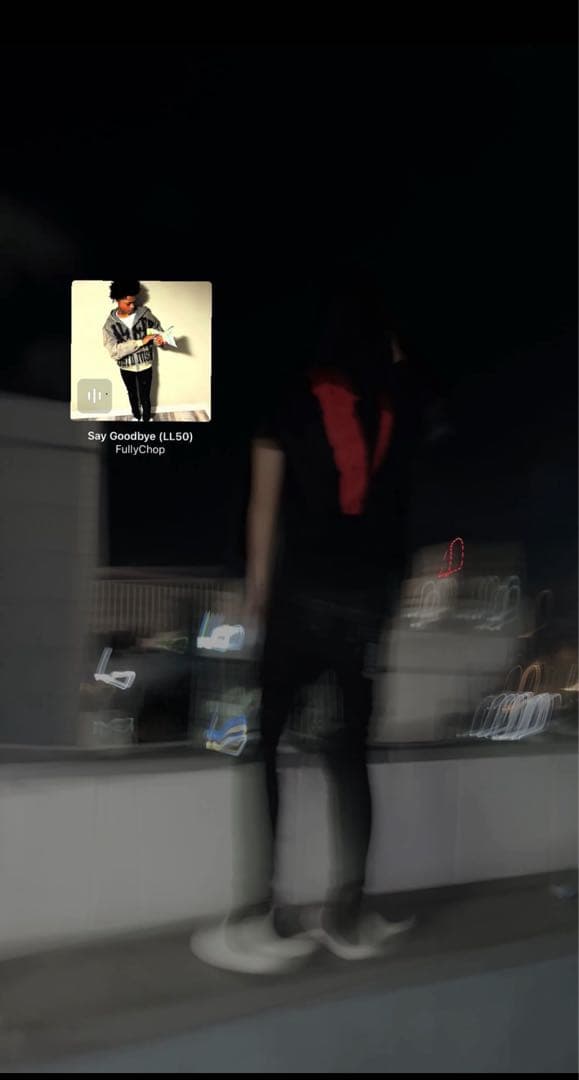VLONE Tシャツ Mサイズ ブラック　着画あり