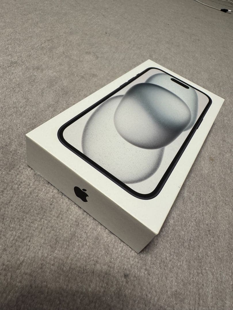 (美品)iPhone 15 ブラック 本体 充電ケーブル付