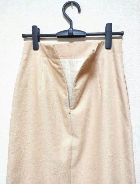 じゅんめり様　新品　ebure　フロントサイドベンツデザインロングタイトスカート