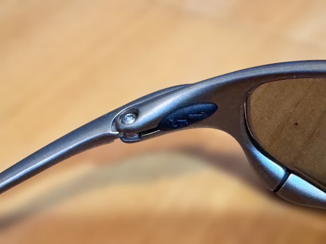 最終【お買得】Oakley Juliet ファイヤーイリジウム+偏光レンズ付き
