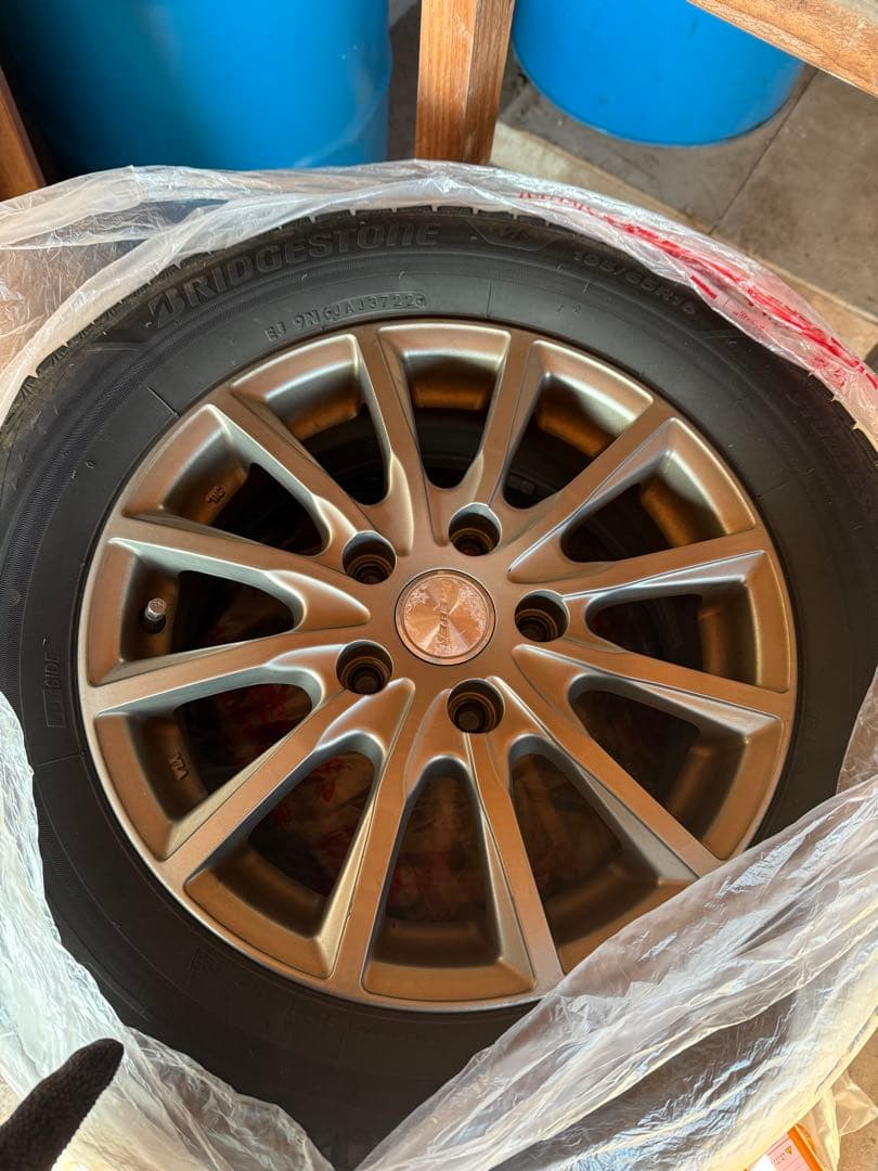 スタッドレスタイヤ 195/65R15