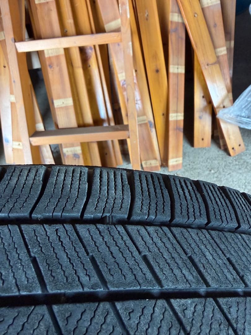 スタッドレスタイヤ 195/65R15