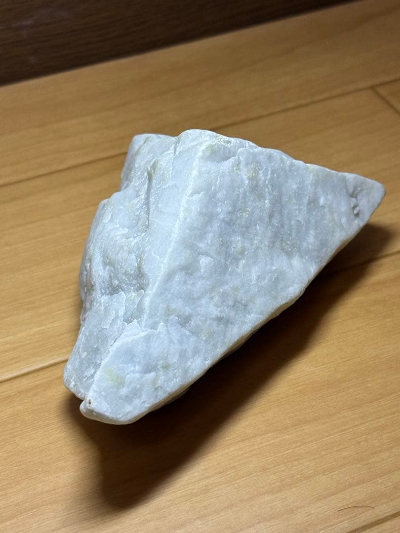 糸魚川翡翠　原石　407g