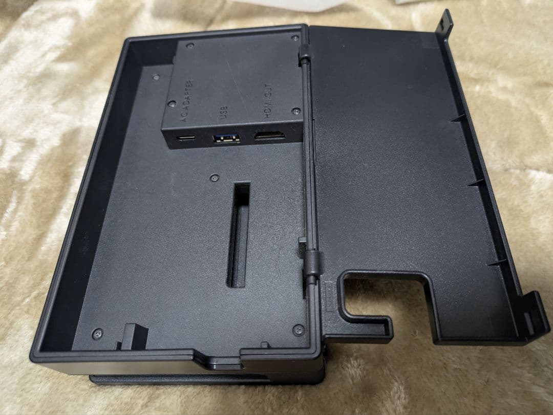 Nintendo Switch 本体、128GBメモリー・画面保護フィルム付き