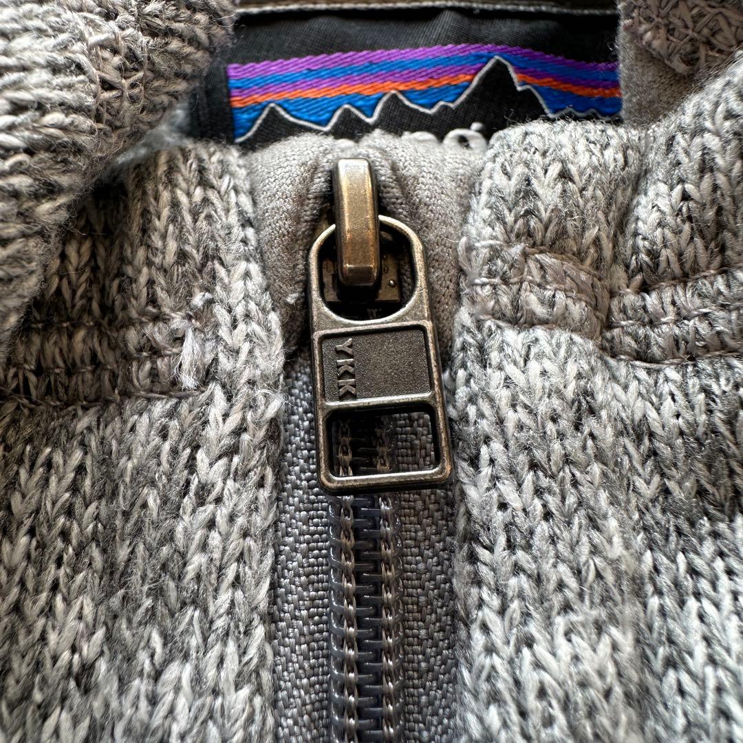 【美品】patagonia フリースベスト グレー　EY刺繍