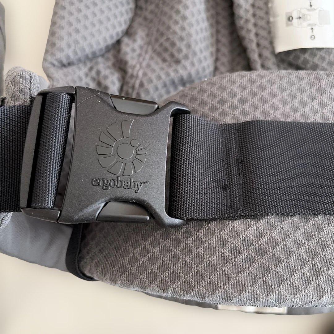 使用回数１回　ergobaby OMNI ブリーズ　抱っこひも グレー　付属品付