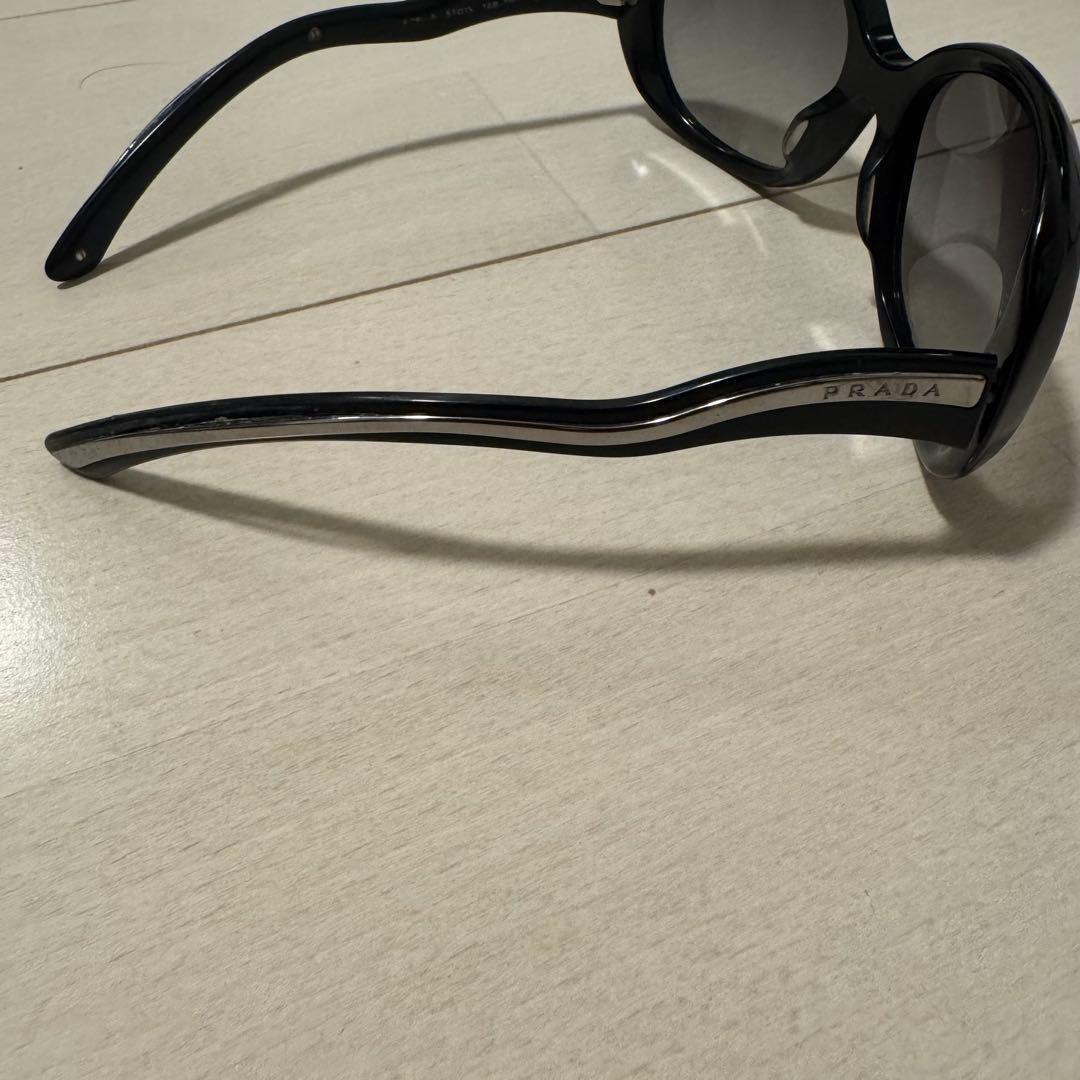 PRADA ブラック サングラス ラウンド型
