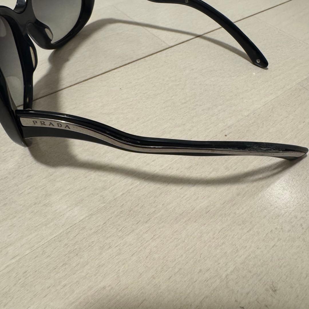 PRADA ブラック サングラス ラウンド型