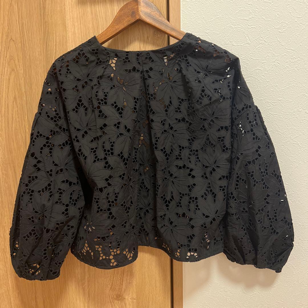 TICCA ブラック レース トップス 半袖