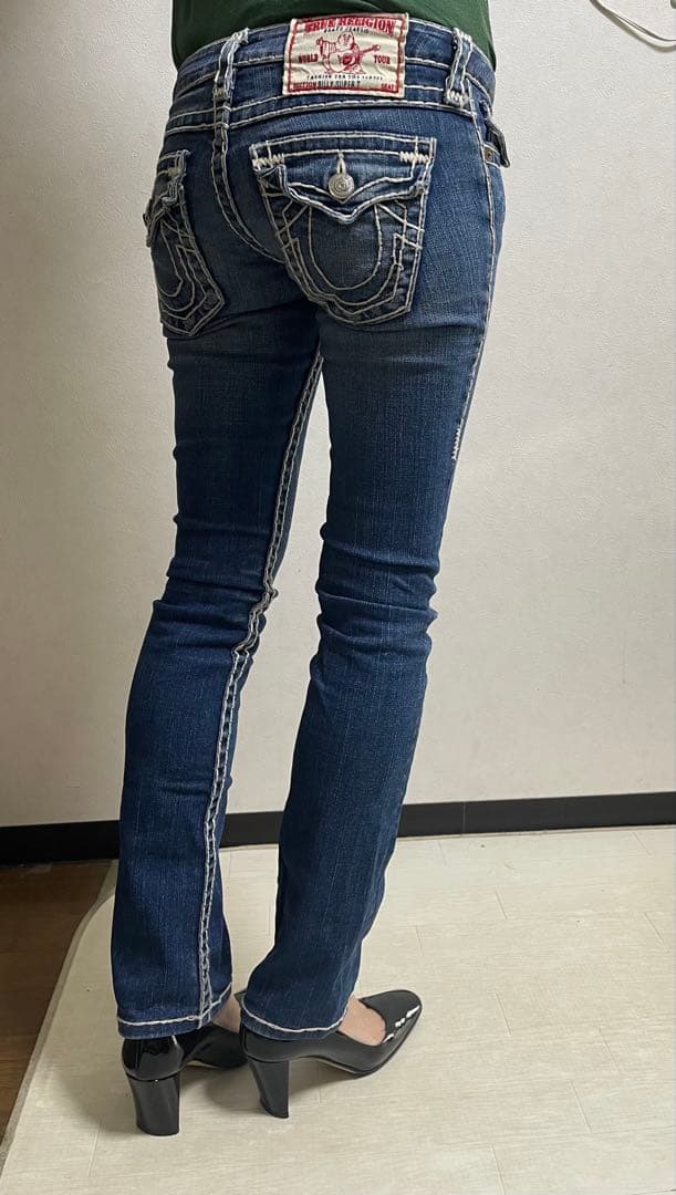 【人気】TRUE RELIGION 白ステッチ デニム 23インチ