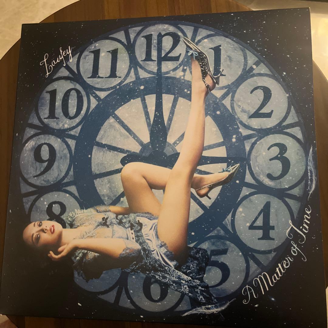 laufey A Matter of Time　フェザー入りカラーレコード限定盤