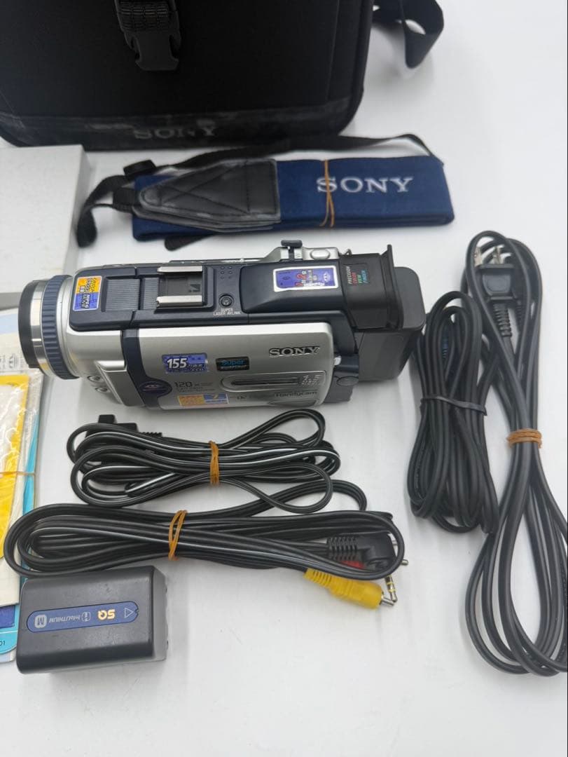 ソニーデジタルビデオカメラ　SONY DCR-TRV30