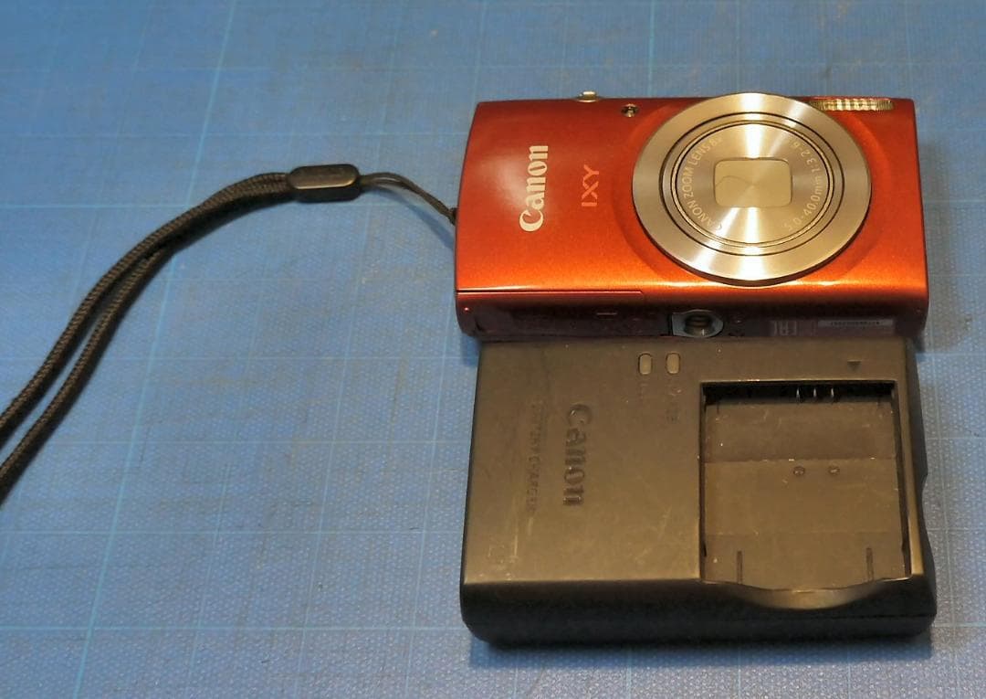 canon　IXY200（レッド）　美品　使用少な目です　充電器付