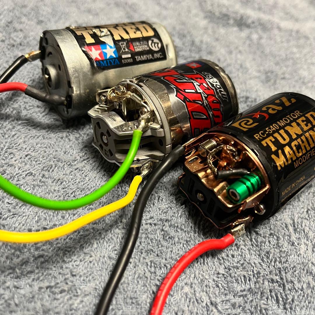 た*読様 中古ラジコンパーツセット。モーター3種・バッテリー2種・受信機・サーボ