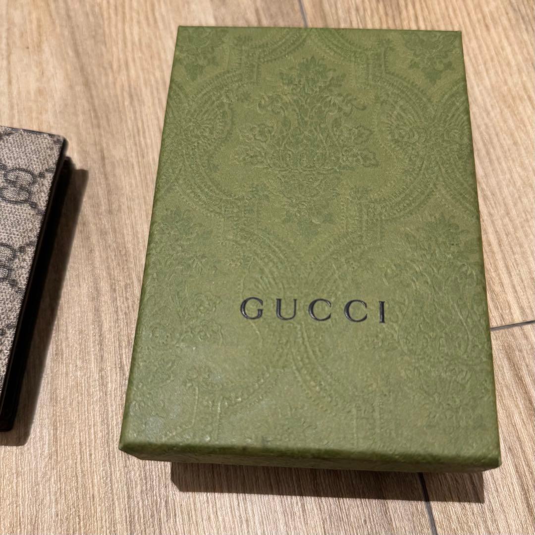 【最終値下げ】 美品GUCCI 二つ折り財布