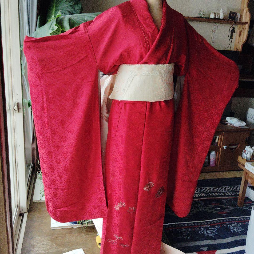 京染め　赤色　 振袖 　刺繍入り 袋帯　中振袖　正絹