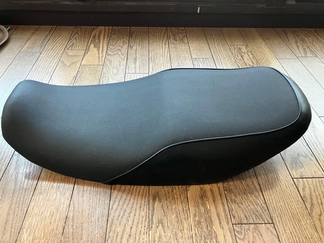 カワサキ ゼファー1100/RS用 社外 シート アンコ抜き ローダウン 足付良